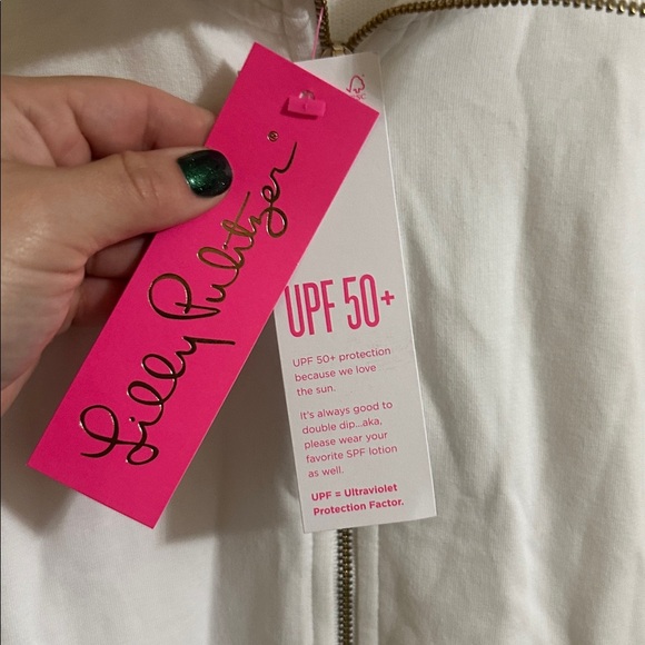 NWT Lilly Pulitzer UPF 50+ Resort White Skipper Popover Medium - Picture 2 of 4